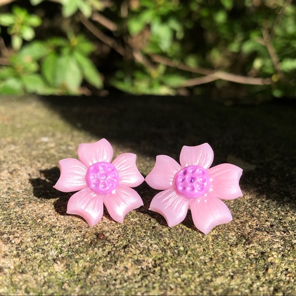 Handmade Polymer Clay Flower Earrings - Picture 10 of 14